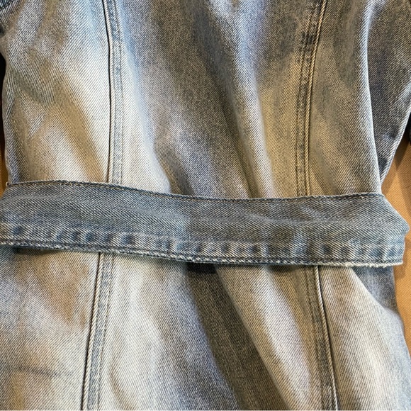 Cute short jean dress with jean belt - Picture 7 of 9